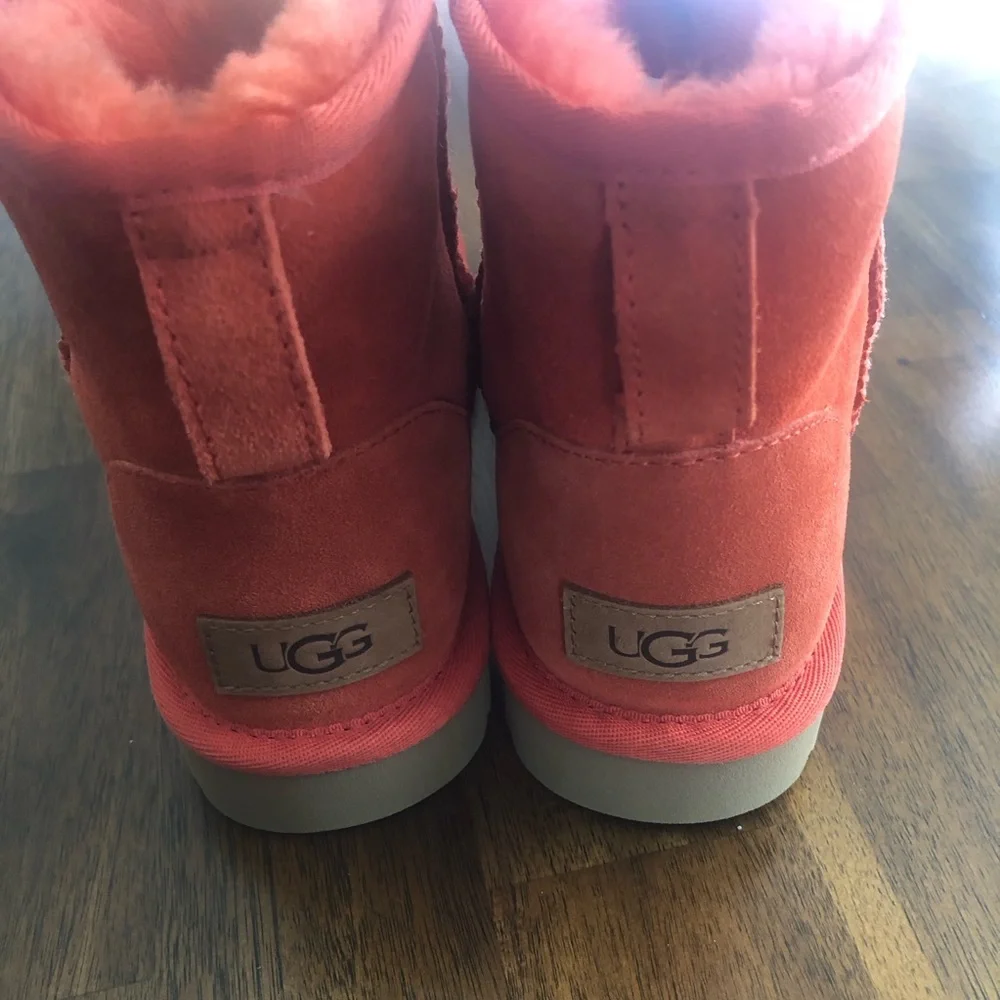 NIB $150 UGG Classic Mini II Genuine Shearling Lined Boot in Lava Flow - size 5! - Picture 9 of 12